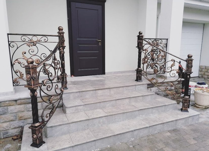 Как рассчитать уличную лестницу в Радужном, чтобы шаг был удобным, а ступени служили дольше